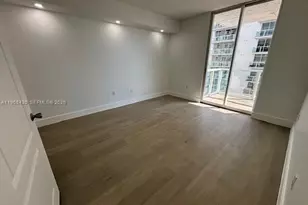 5085 NW 7th St, Miami, FL 33126 - Photo 5