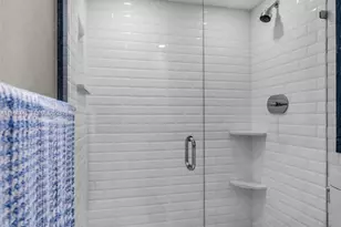 2655 Collins Ave, Miami Beach, FL 33140 - Photo 23