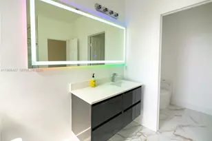 10728 NW 76th Ln, Doral, FL 33178 - Photo 11