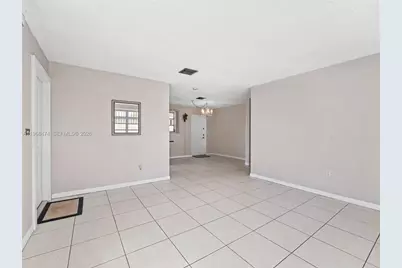 761 E 45th St, Hialeah, FL 33013 - Photo 13