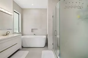 442 SW 15th Rd, Miami, FL 33129 - Photo 15