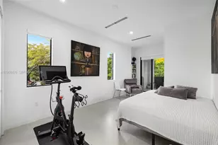 442 SW 15th Rd, Miami, FL 33129 - Photo 17