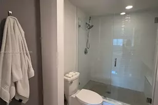 7661 NW 107th Ave, Doral, FL 33178 - Photo 9