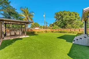 231 NE 45th St, Miami, FL 33137 - Photo 29