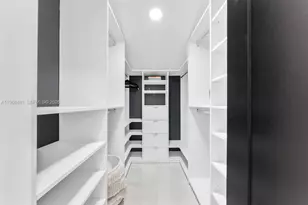 231 NE 45th St, Miami, FL 33137 - Photo 11