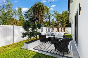 2430 NW 22nd Rd, Fort Lauderdale, FL 33311 - Photo 13