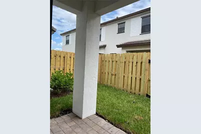 247 SW 159th Pl, Pembroke Pines, FL 33027 - Photo 13