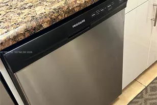 7030 NW 179th St, Hialeah, FL 33015 - Photo 13