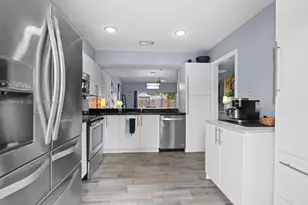 2900 NW 69th Ct, Fort Lauderdale, FL 33309 - Photo 9