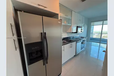 60 SW 13 St #1415, Miami, FL 33131 - Photo 5