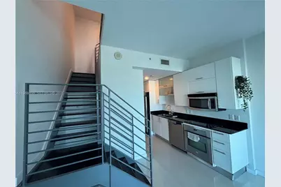 60 SW 13 St #1415, Miami, FL 33131 - Photo 3