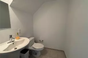 60 SW 13th St, Miami, FL 33131 - Photo 15