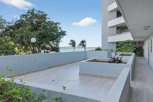 555 NE 30th St, Miami, FL 33137 - Photo 33