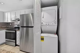 555 NE 30th St, Miami, FL 33137 - Photo 11