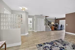 9080 Vineyard Lake Dr, Plantation, FL 33324 - Photo 7