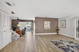 9080 Vineyard Lake Dr, Plantation, FL 33324 - Photo 5