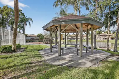 9080 Vineyard Lake Dr, Plantation, FL 33324 - Photo 47