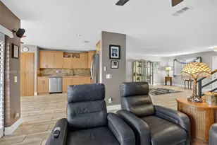 9080 Vineyard Lake Dr, Plantation, FL 33324 - Photo 17