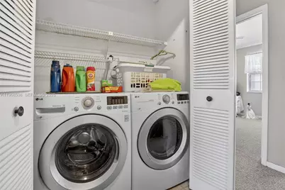 9080 Vineyard Lake Dr, Plantation, FL 33324 - Photo 37