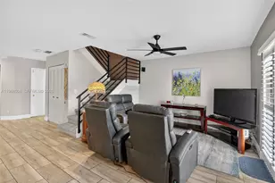 9080 Vineyard Lake Dr, Plantation, FL 33324 - Photo 15