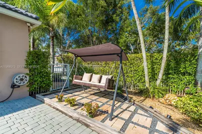 800 Lavender Cir, Weston, FL 33327 - Photo 7