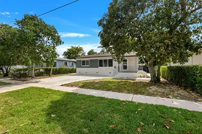 130 NE 169 Ter, North Miami Beach, FL 33162 - Photo 3