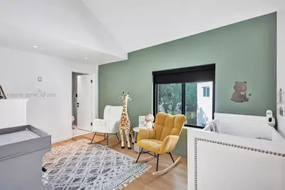 1977 S Oak Haven Cir, Miami, FL 33179 - Photo 31