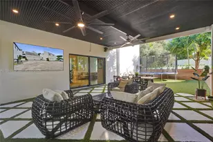 1977 S Oak Haven Cir, Miami, FL 33179 - Photo 71