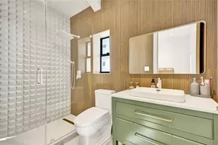 1977 S Oak Haven Cir, Miami, FL 33179 - Photo 51