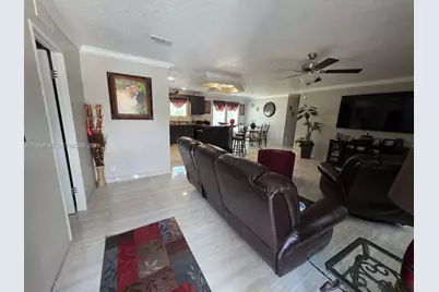 555 S Lindero St, Clewiston, FL 33440 - Photo 3