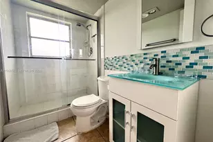 901 W Cypress Ln, Pompano Beach, FL 33069 - Photo 21