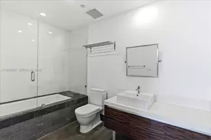 1100 Biscayne Blvd, Miami, FL 33132 - Photo 27