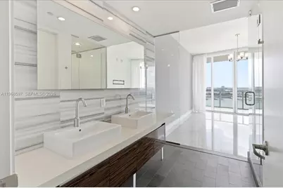 1100 Biscayne Blvd #2702, Miami, FL 33132 - Photo 17