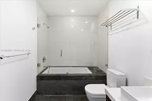 1100 Biscayne Blvd, Miami, FL 33132 - Photo 29