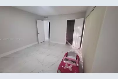 5425 SW 77th Ct #102D, Miami, FL 33155 - Photo 15