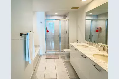 950 Brickell Bay Dr #1504, Miami, FL 33131 - Photo 11