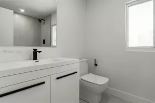 1735 NW 126th St, Miami, FL 33167 - Photo 27