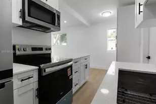 1735 NW 126th St, Miami, FL 33167 - Photo 9