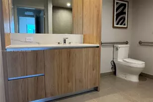 11 NE 6th St, Miami, FL 33132 - Photo 1