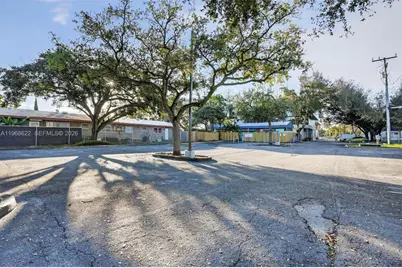 6067 Hollywood Blvd, Hollywood, FL 33024 - Photo 9