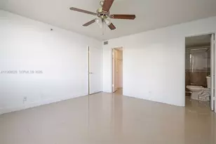 3150 W Rolling Hills Cir, Davie, FL 33328 - Photo 5