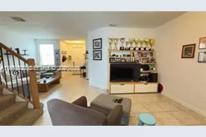 10840 NW 79th St, Doral, FL 33178 - Photo 9