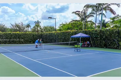 10840 NW 79th St, Doral, FL 33178 - Photo 35