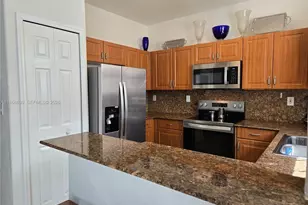 10840 NW 79th St, Doral, FL 33178 - Photo 13