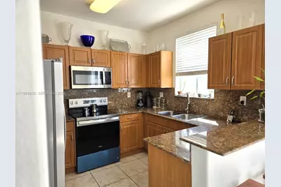 10840 NW 79th St, Doral, FL 33178 - Photo 11