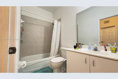 10840 NW 79th St, Doral, FL 33178 - Photo 23