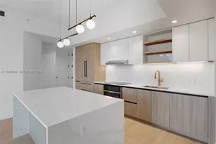 3900 Alton Rd, Miami Beach, FL 33140 - Photo 11