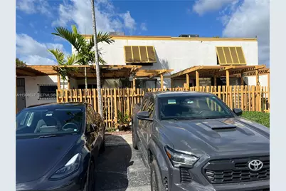 1218 SW 131st Place Cir W, Miami, FL 33184 - Photo 1