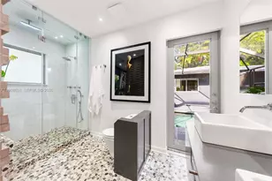 5600 N Bayshore Dr, Miami, FL 33137 - Photo 23