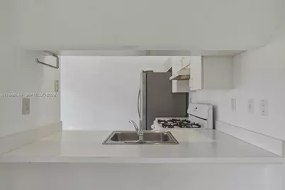 15246 SW 111th St, Miami, FL 33196 - Photo 5